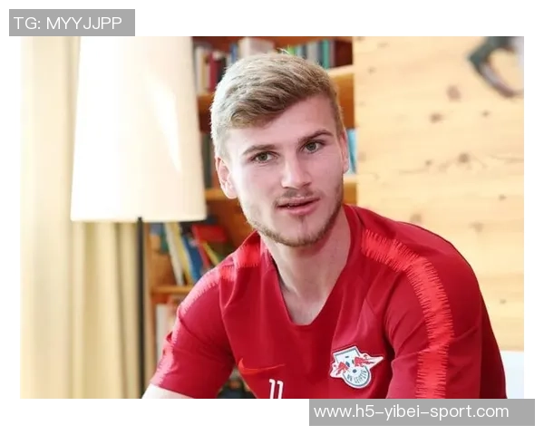 帕齐尼称赞莱奥进步显著学习中锋跑位技巧提升明显